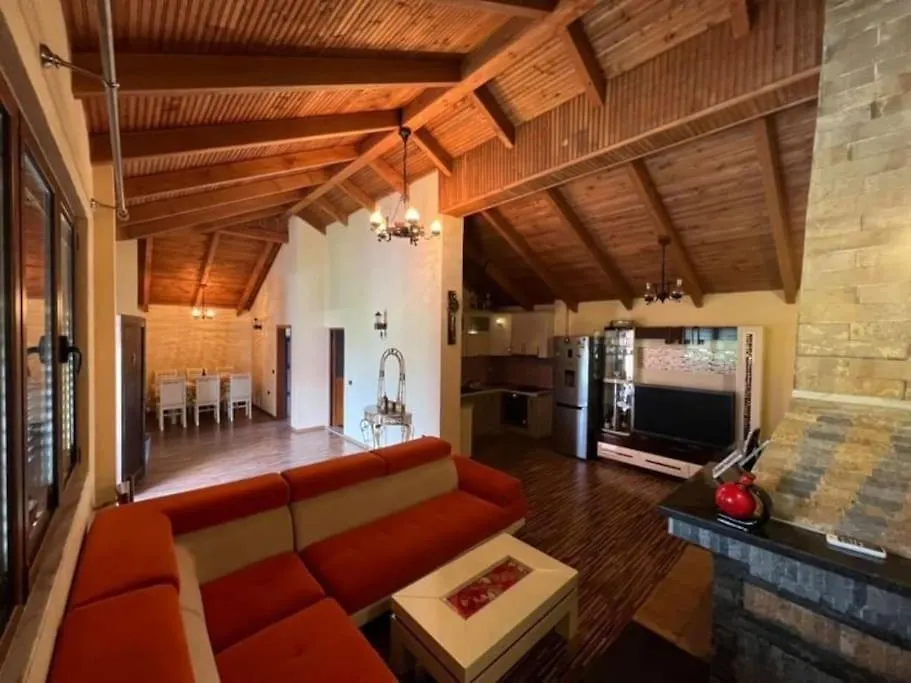 Villa Ymeri Τίρανα